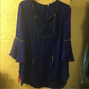 Elie Tahari gorgeous top